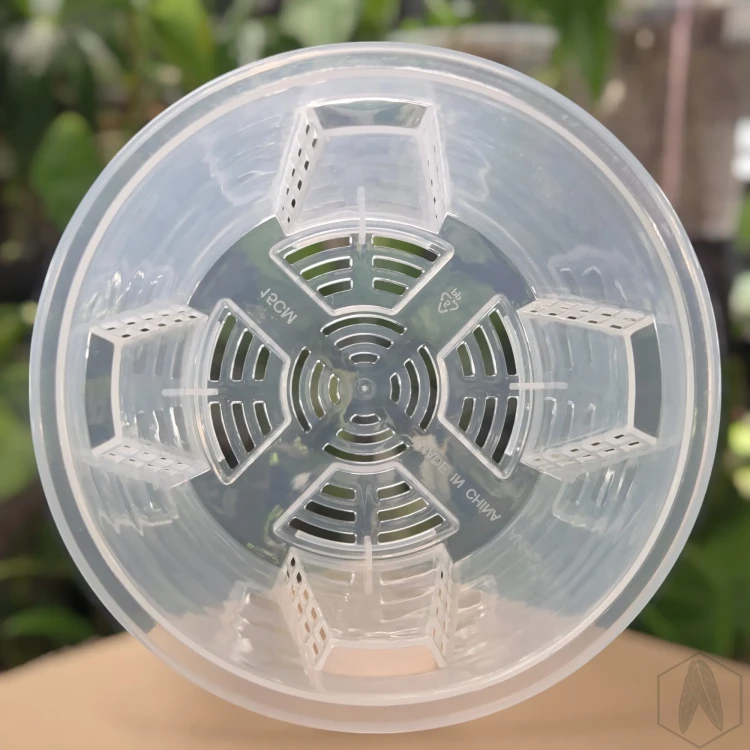 Plastikowa oddychająca doniczka 15cm (2).webp