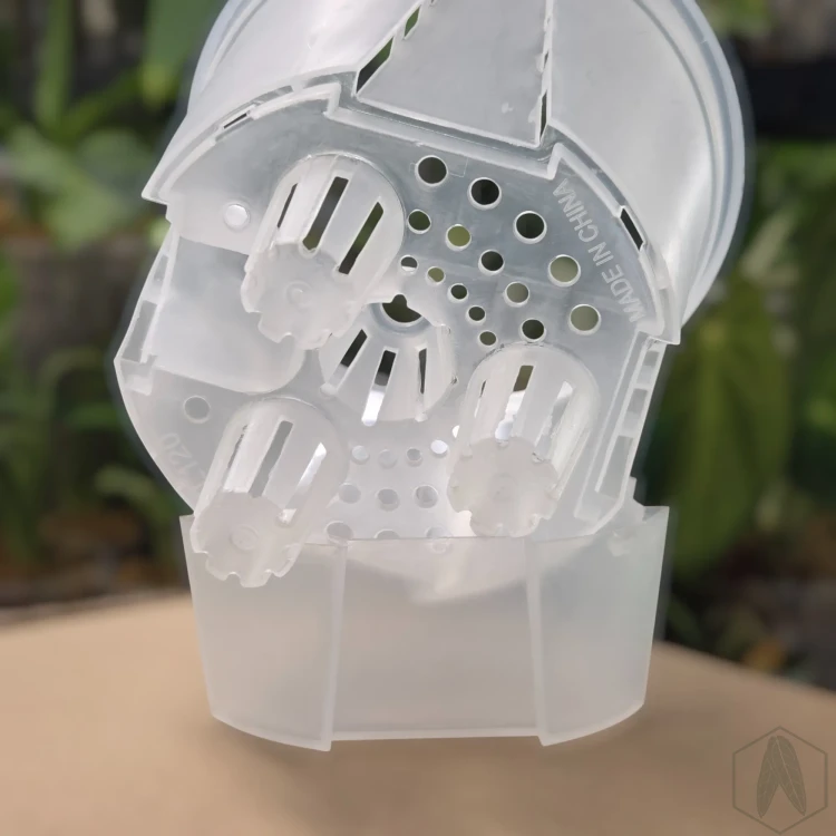 Doniczka oddychająca samonawadniająca mleczna 12cm (4).webp