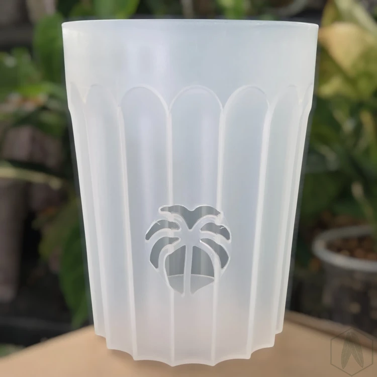 Osłonka na wysoką oddychającą doniczkę v2 12cm mleczna  (1).webp