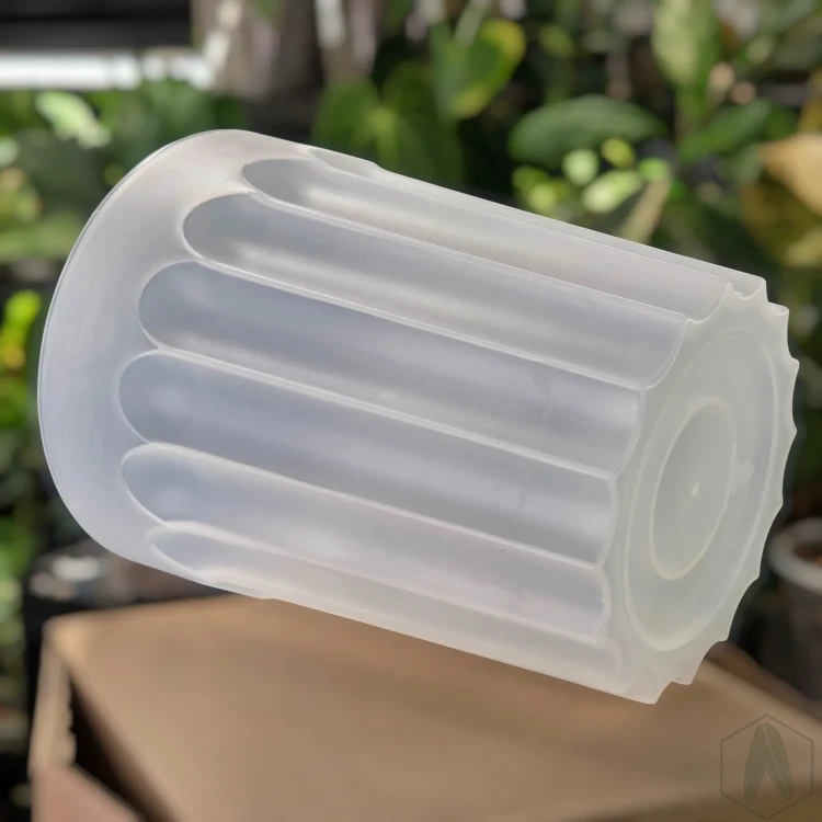 Osłonka na wysoką oddychającą doniczkę v2 16cm mleczna  (3).webp